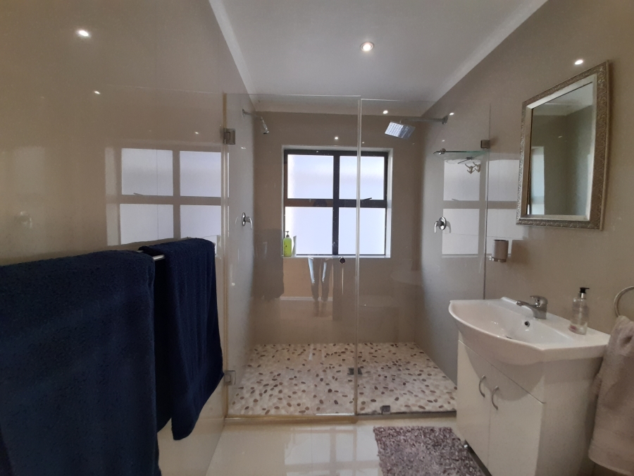 To Let 3 Bedroom Property for Rent in Big Bay Western Cape